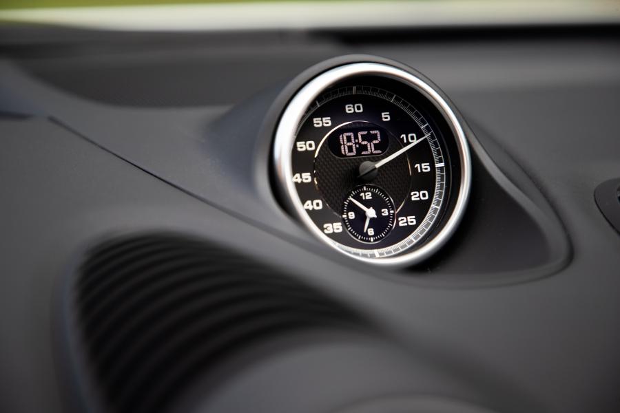 Детали интерьера Porsche 718 Spyder (982) 2019 года  (WW) (фото 144 из 318)